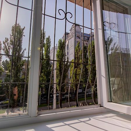 Big Jacuzzi , Sauna , Khreshchatyk Apartments Kiev Dış mekan fotoğraf