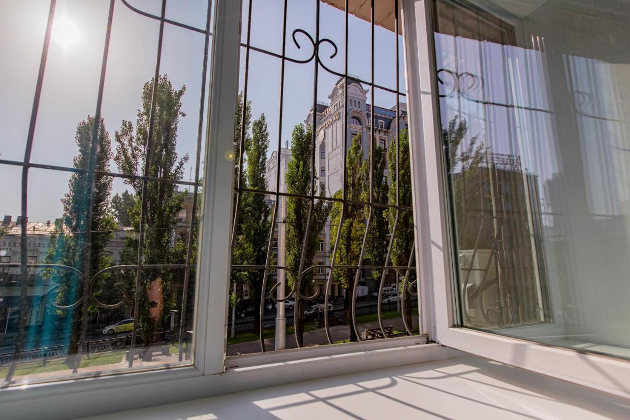Big Jacuzzi , Sauna , Khreshchatyk Apartments Kiev Dış mekan fotoğraf