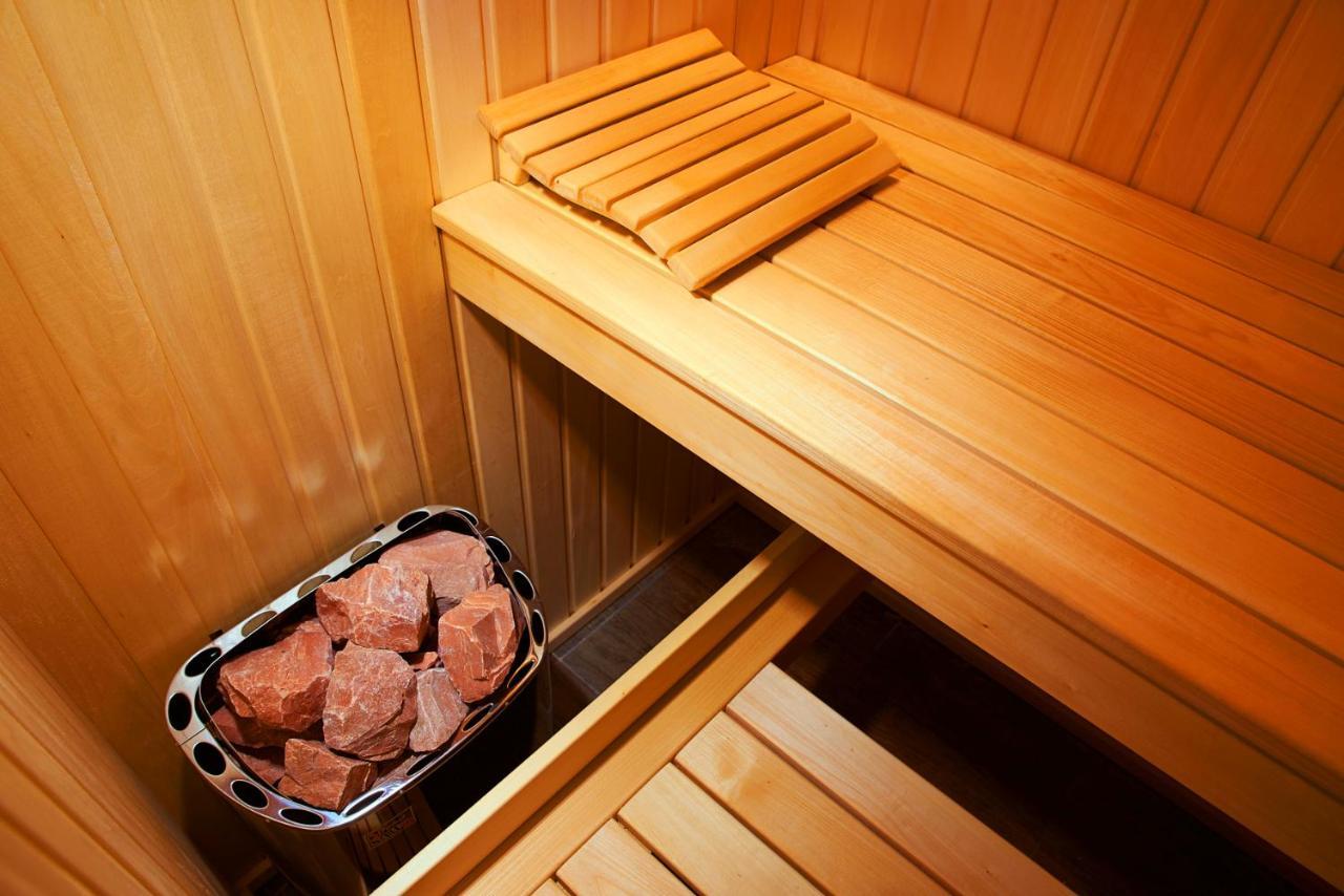 Big Jacuzzi , Sauna , Khreshchatyk Apartments Kiev Dış mekan fotoğraf